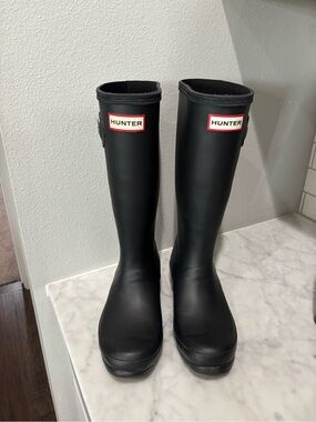 Hunter Matte Black Knee-High Rubber Rain Boots with Logo